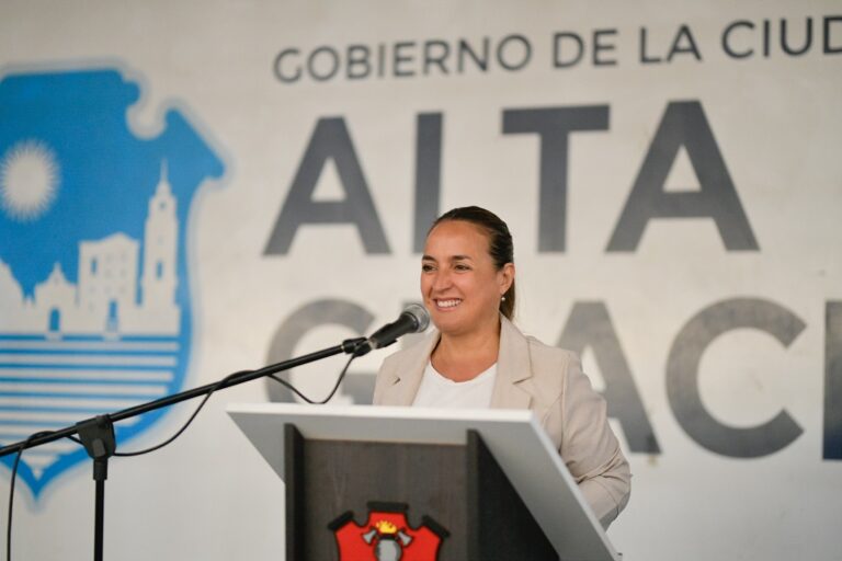 Prunotto presidió la apertura de la Copa Bomberil en Alta Gracia