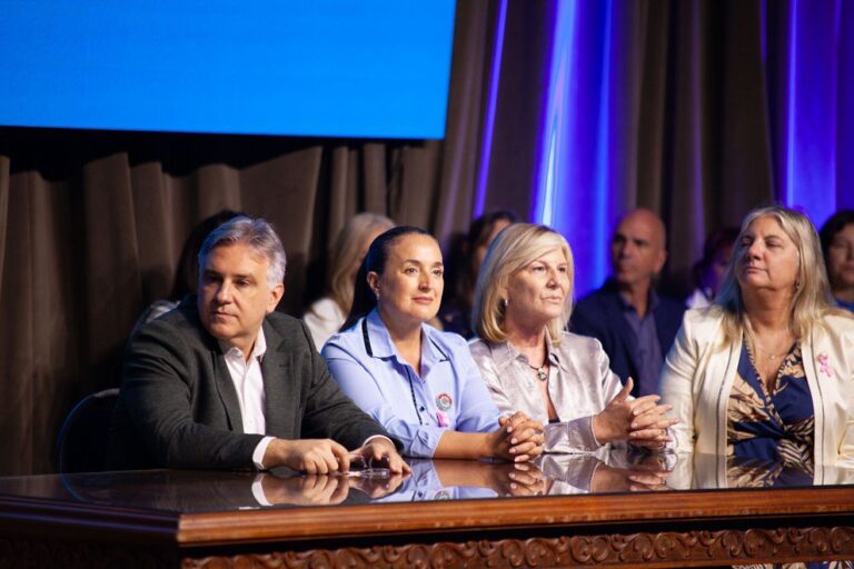 Prunotto acompañó a Llaryora en la entrega de kits de robótica educativa a escuelas