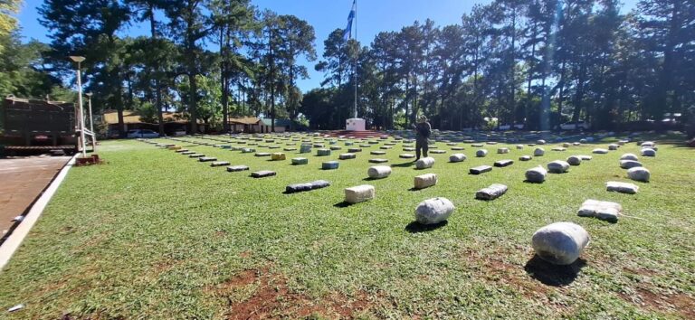 Detuvieron a un camionero con más de nueve toneladas de marihuana