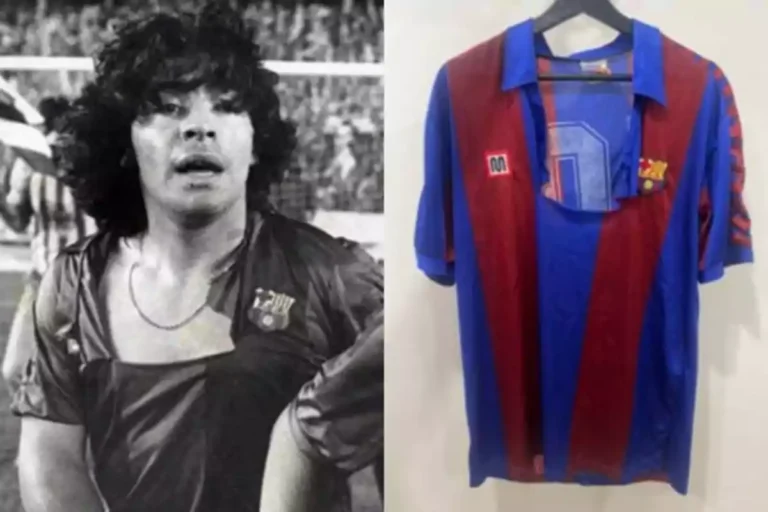 Una camiseta histórica de Maradona alcanzó un precio récord en una subasta internacional