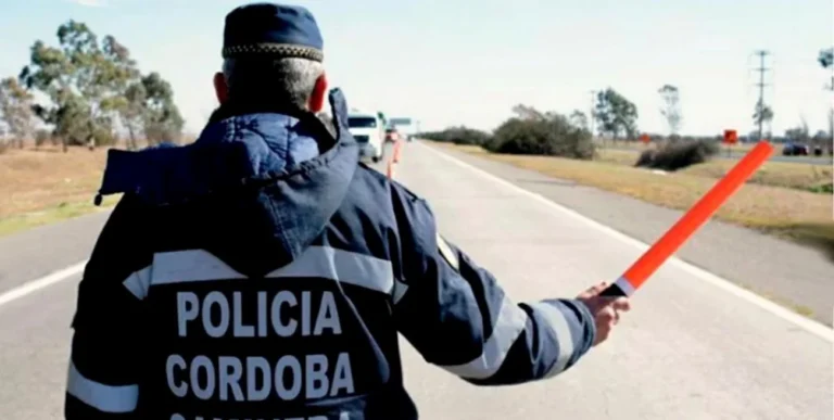 Murió una joven policía atropellada durante un control vial en Oliva