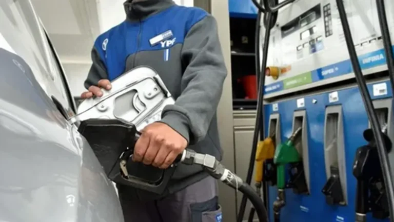 La Nación habilitó el ajuste de impuestos y sube la nafta desde este jueves