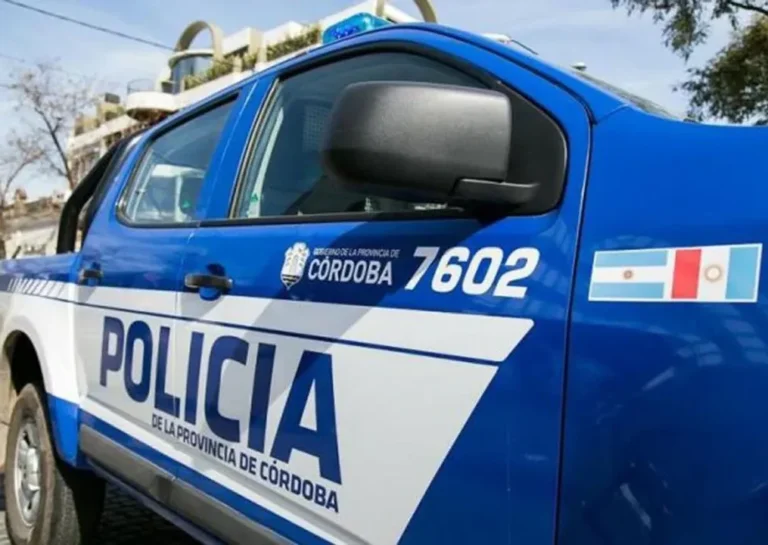 Entraron por la fuerza a una casa, cambiaron el candado y quedaron detenidas en Córdoba