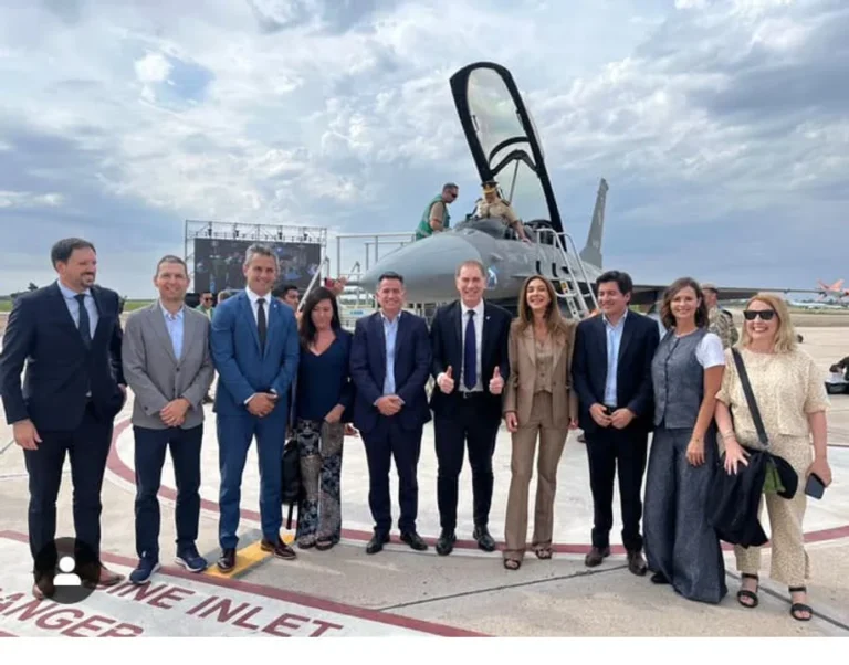 Llaryora celebró que Córdoba reciba los F-16 para su acondicionamiento