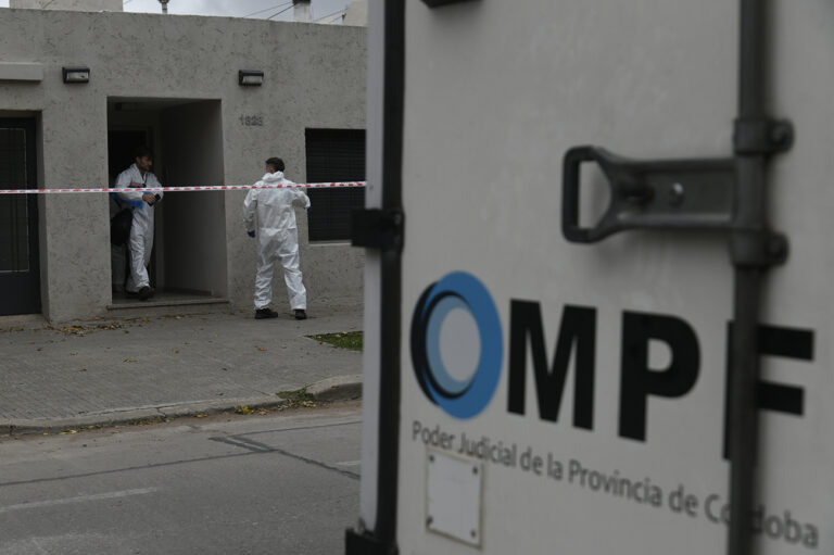 Villa Rumipal: detuvieron a una mujer que convivía con el cuerpo de su hija