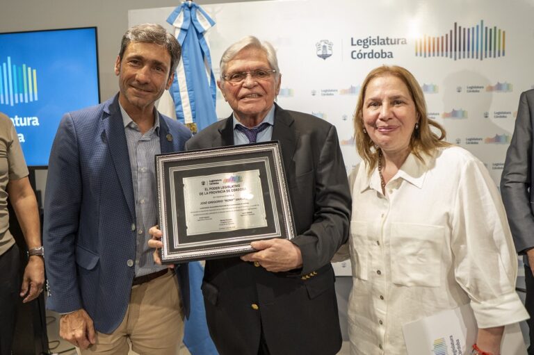 La Legislatura reconoció al periodista “Rony” Vargas como personalidad destacada