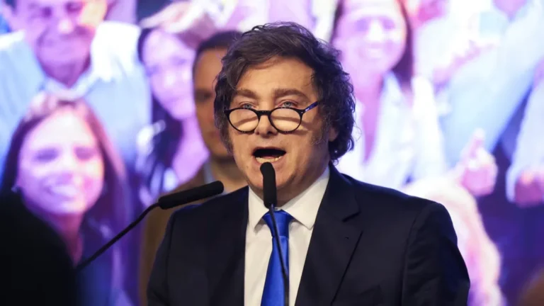 Milei firmó el proyecto de reforma laboral y busca que se trate antes de fin de año