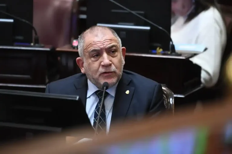 Luis Juez se alejó del PRO y se sumó a La Libertad Avanza en el Senado
