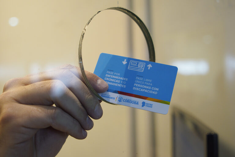 Todos los usuarios de Boletos Sociales deberán cambiar la tarjeta