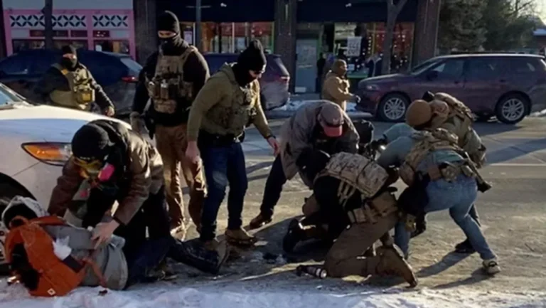 Un enfermero fue asesinado durante una redada antiinmigrante en Estados Unidos