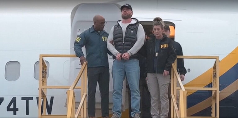 Un exatleta olímpico acusado de narcotráfico se entregó y fue enviado a EE.UU.