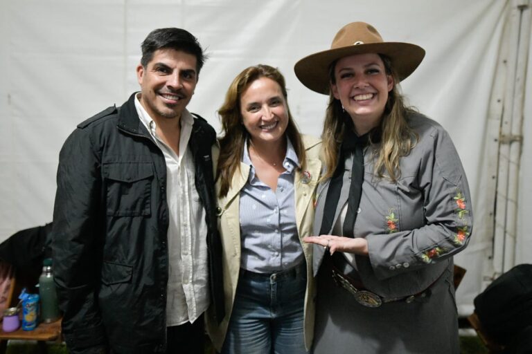 Prunotto destacó el valor de las fiestas populares en la apertura del Festival “Un Canto a la Vida” en Embalse