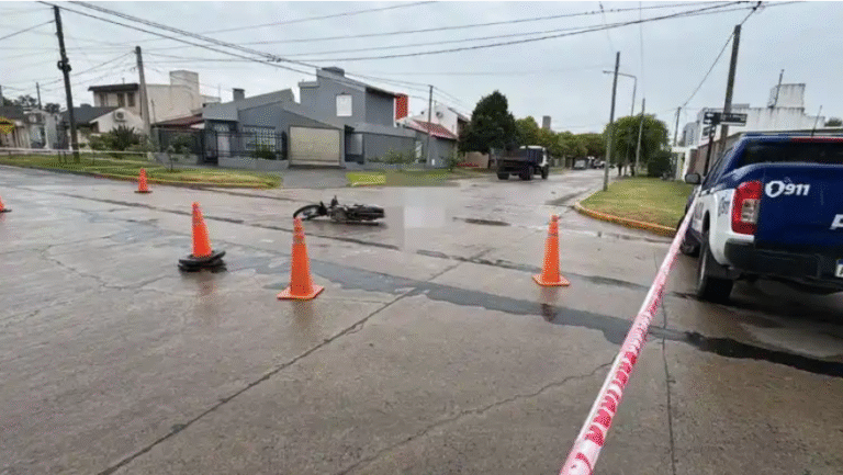 Un motociclista murió tras ser atropellado por un camión en Las Varillas