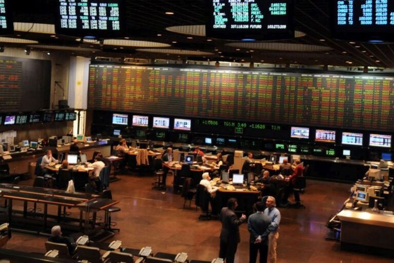 Mercados: pese al nuevo préstamo, subieron el riesgo país y cayeron las acciones