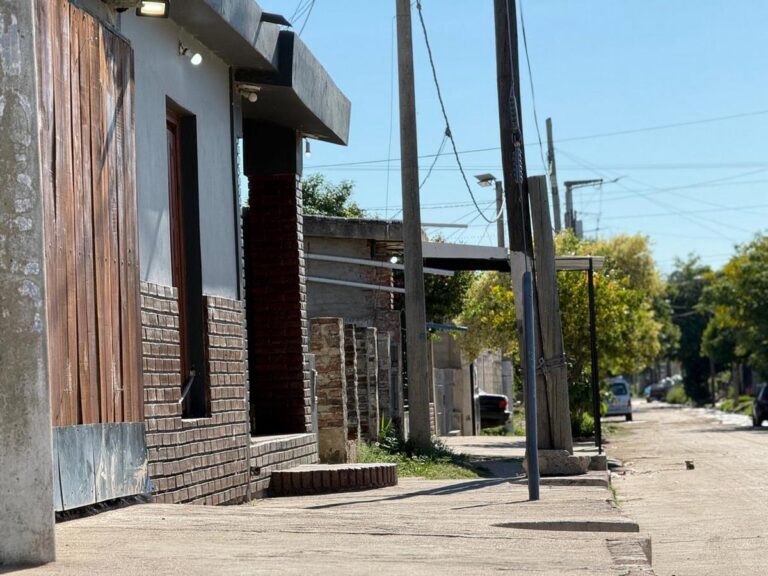 Una joven quedó parapléjica tras una brutal balacera en barrio Yapeyú