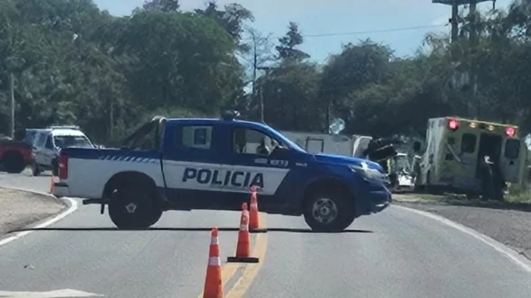 ACCIDENTE FATAL EN POZO DEL MOLLE: UN HOMBRE MURIÓ TRAS UN CHOQUE FRONTAL EN LA RUTA 158