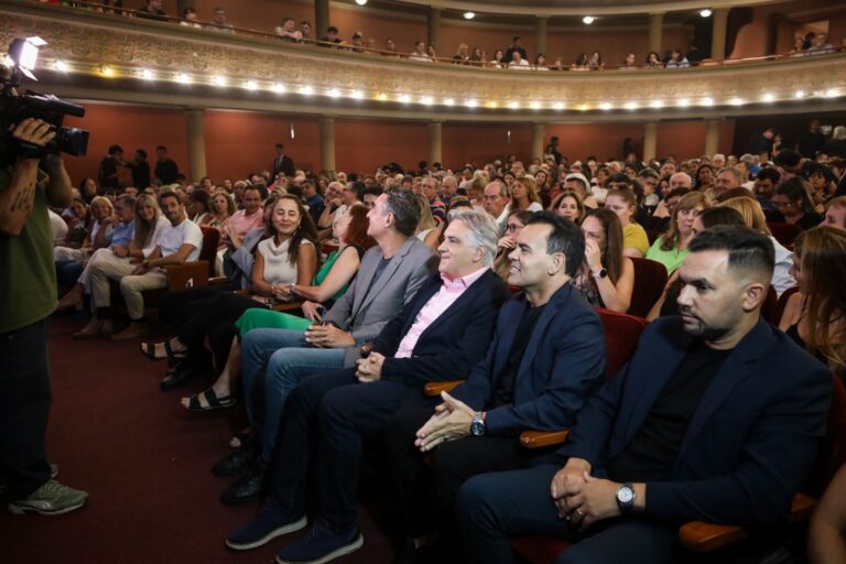 Segunda noche de la “Temporada Real” con entradas agotadas y la presencia del gobernador Martín Llaryora