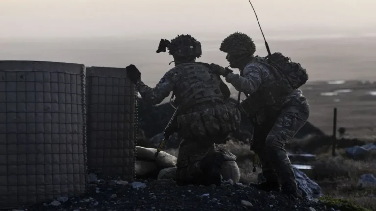 Malvinas: Reino Unido realizó ejercicios con munición real y refuerza su presencia militar