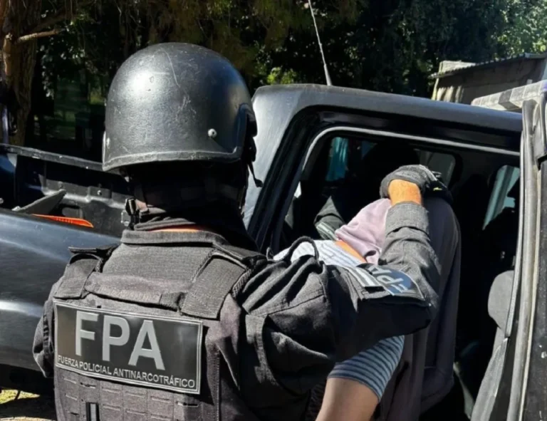 Villa Dolores: un joven de 18 años tiene muerte cerebral tras un brutal ataque a pedradas