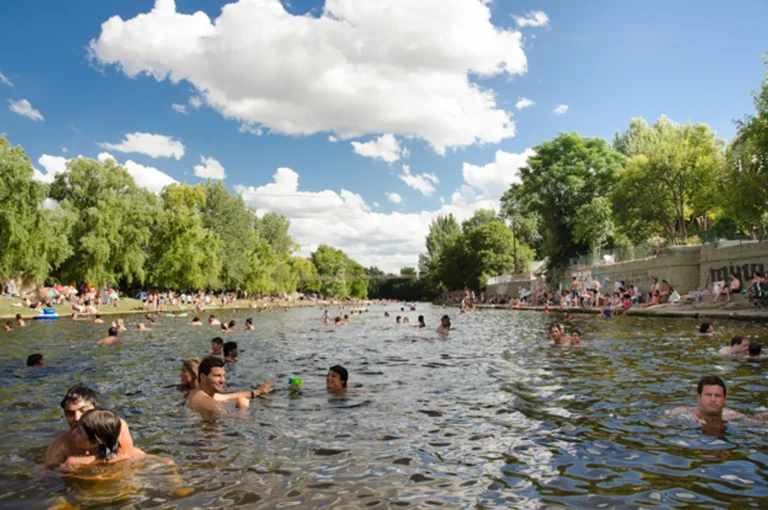 Córdoba cerró febrero con impulso turístico: el movimiento superó los $340 mil millones