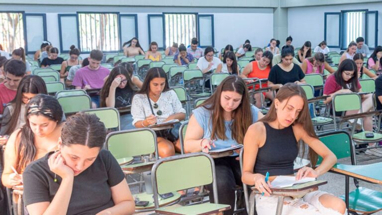 Becas Manuel Belgrano 2026: abrieron la renovación y anunciaron un monto de $81.685