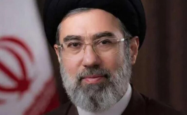 El nuevo líder de Irán prometió venganza, amenazó con atacar bases de EE.UU. y ratificó el cierre del estrecho de Ormuz