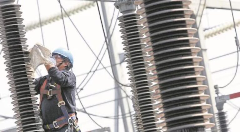 Cerró la única fábrica de aisladores de porcelana de Argentina y el Gobierno abrió las importaciones desde Brasil, China y Colombia